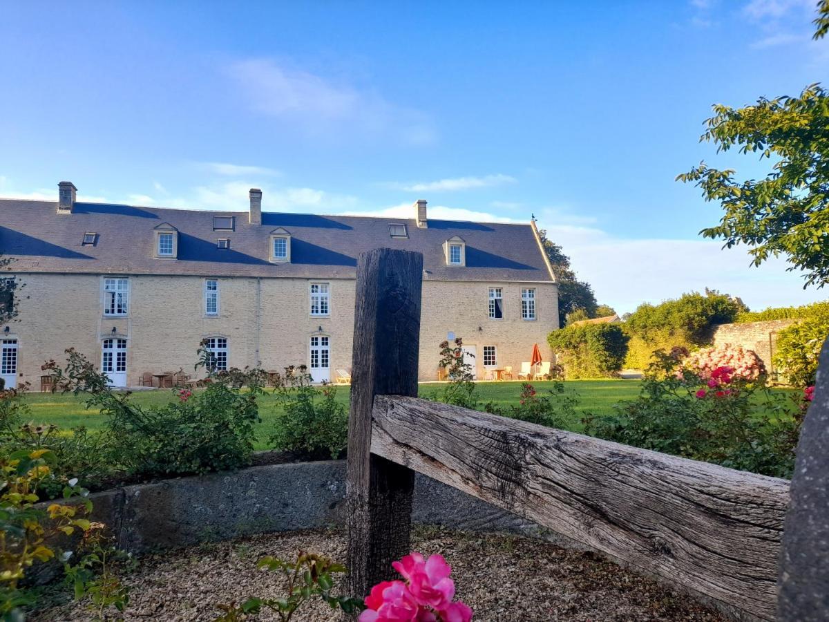Hotel Le Manoir De Mathan Crepon A La Campagne 5 Mn D'Arromanches Et 10 Mn De Bayeux Eksteriør bilde