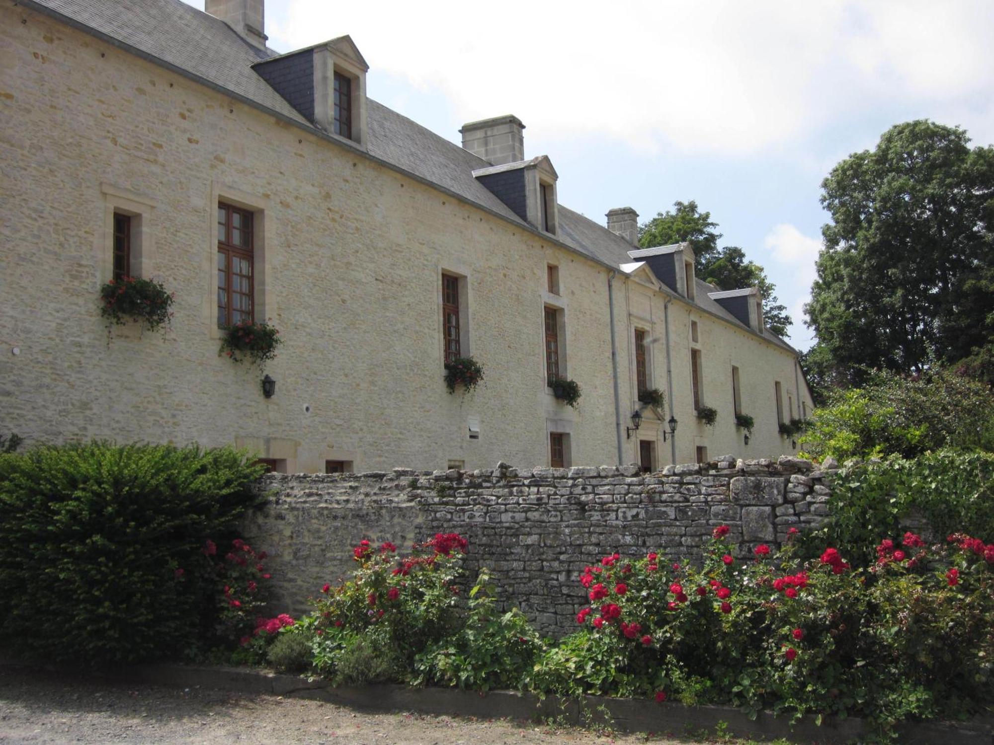Hotel Le Manoir De Mathan Crepon A La Campagne 5 Mn D'Arromanches Et 10 Mn De Bayeux Eksteriør bilde